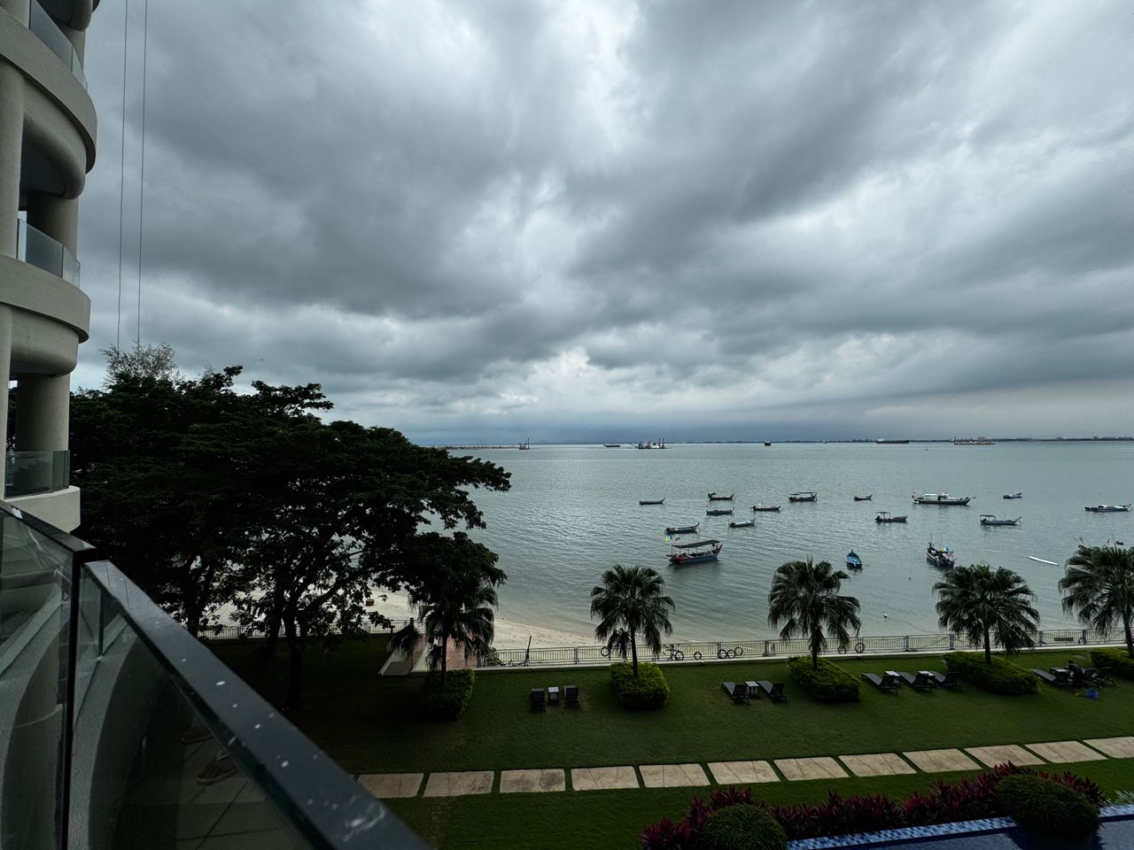 8 Gurney (The Shore Condominium) For Sale