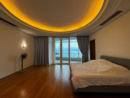 8 Gurney (The Shore Condominium) For Sale