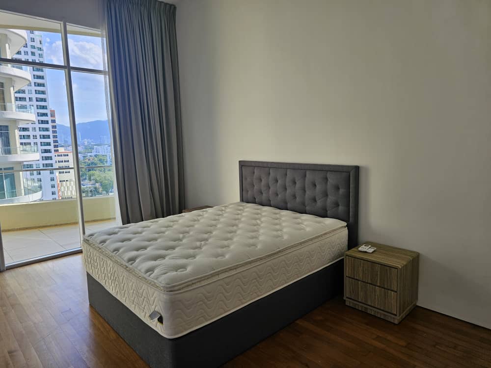 8 Gurney (The Shore Condominium) For Sale