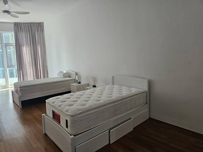 8 Gurney (The Shore Condominium) For Sale