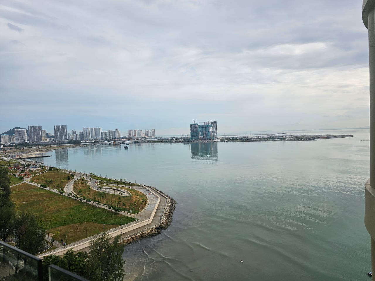 8 Gurney (The Shore Condominium) For Sale