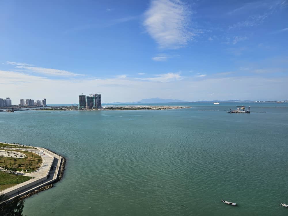 8 Gurney (The Shore Condominium) For Sale