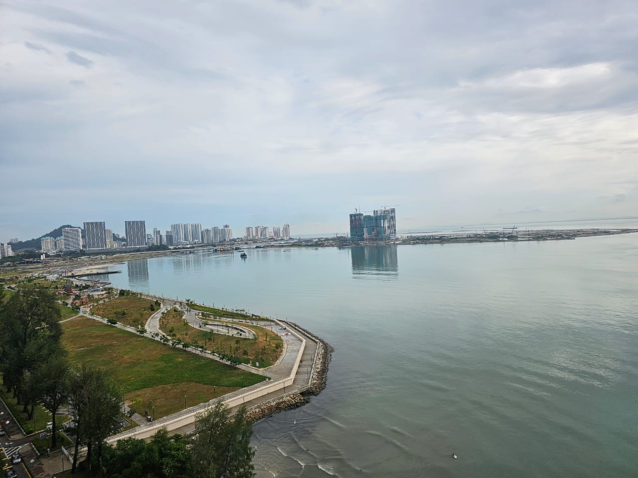 8 Gurney (The Shore Condominium) For Sale