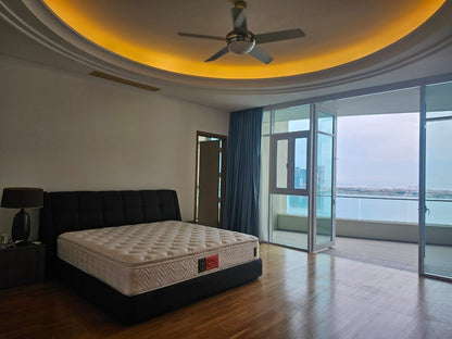 8 Gurney (The Shore Condominium) For Sale