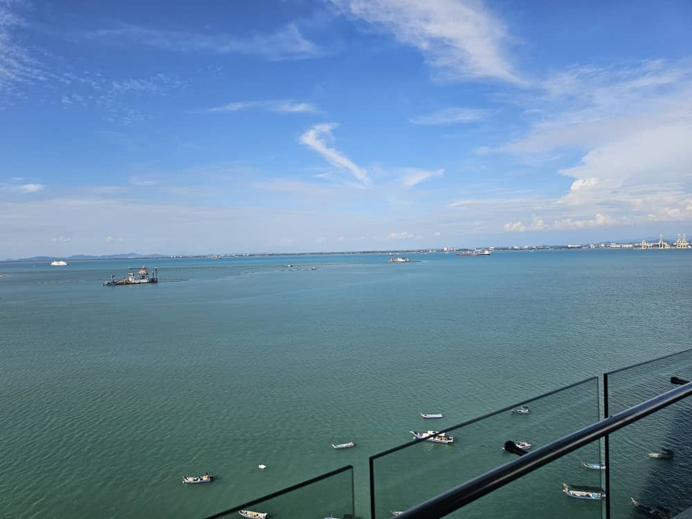 8 Gurney (The Shore Condominium) For Sale