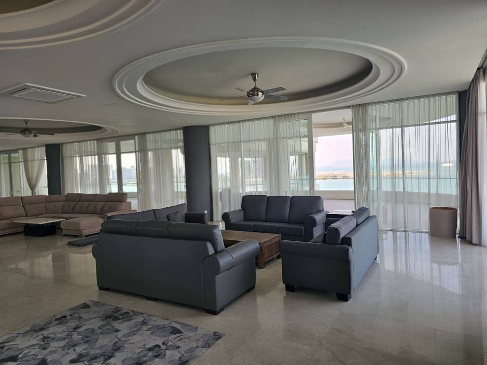 8 Gurney (The Shore Condominium) For Sale