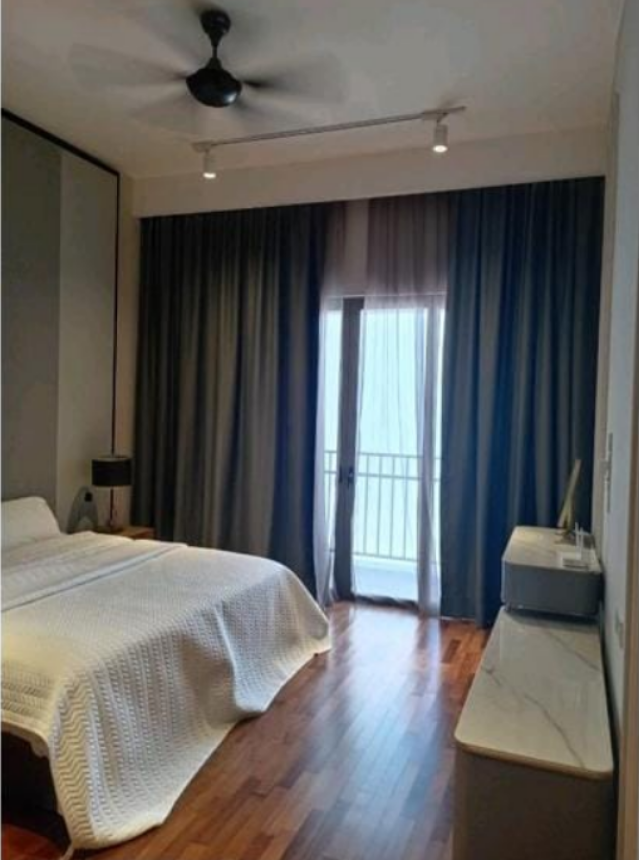 Straits Residences Condominium For Rent