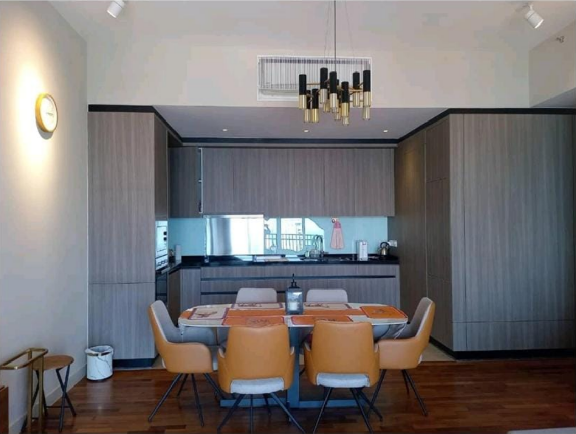 Straits Residences Condominium For Rent