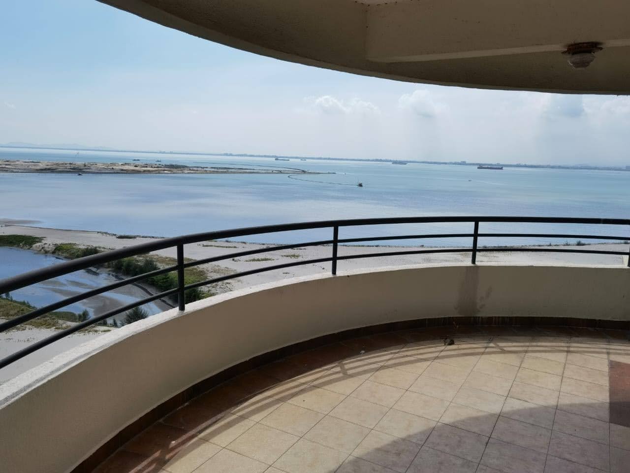 Silverton Condominium For Sale