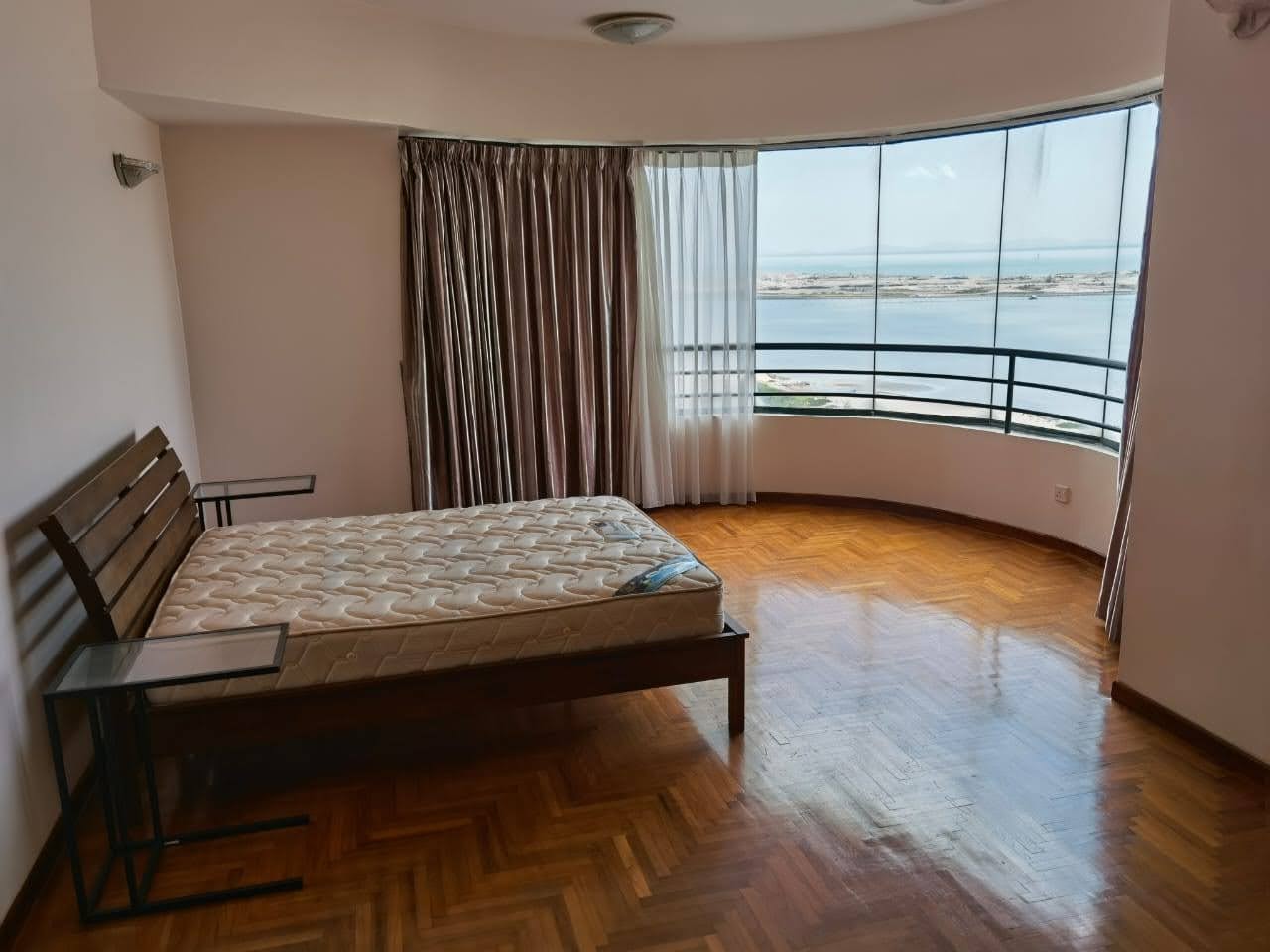 Silverton Condominium For Sale