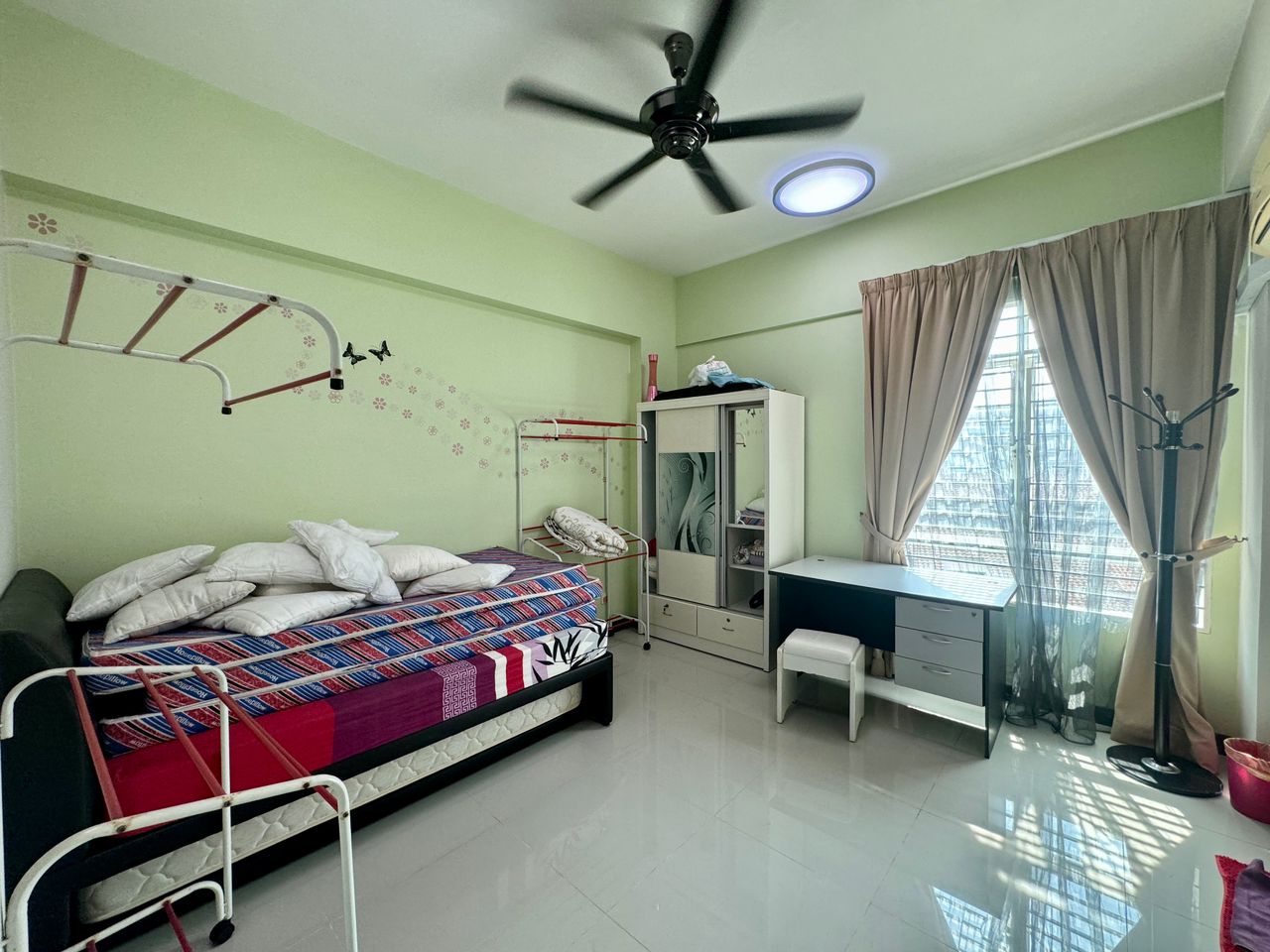 Baystar Condominium For Sale 