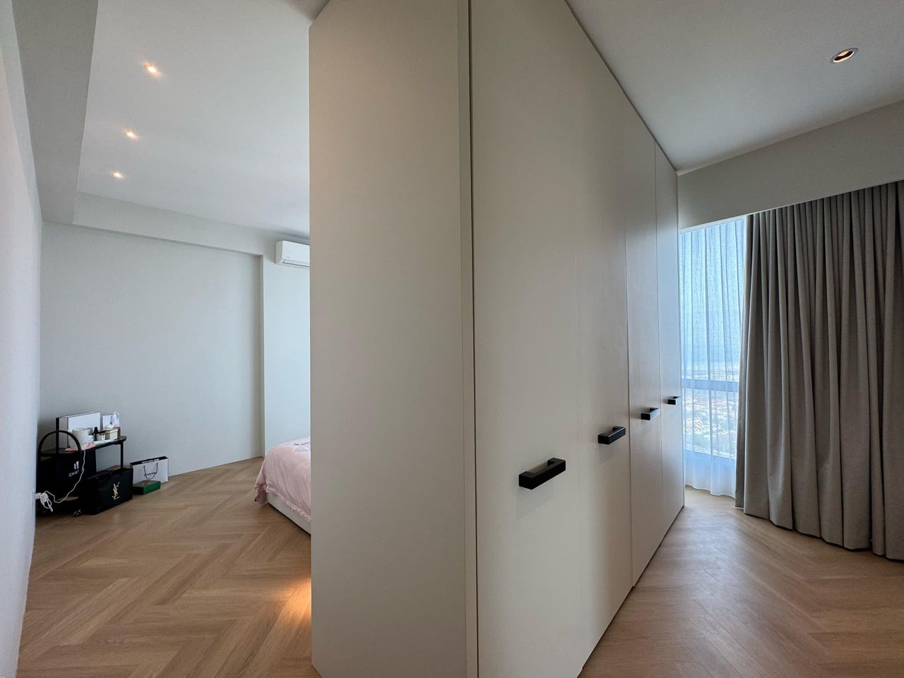 City Residence Condominium For Sale