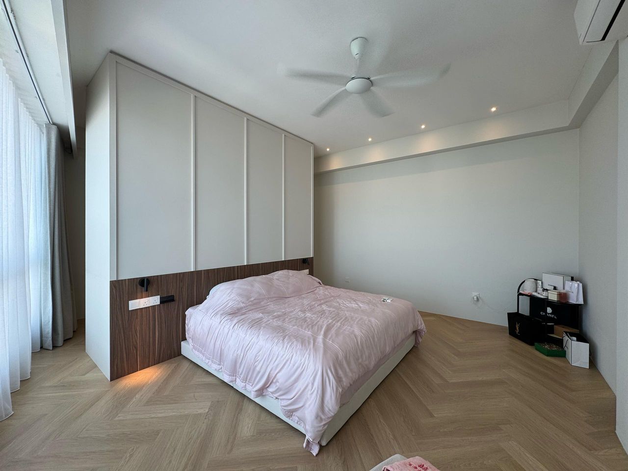 City Residence Condominium For Sale