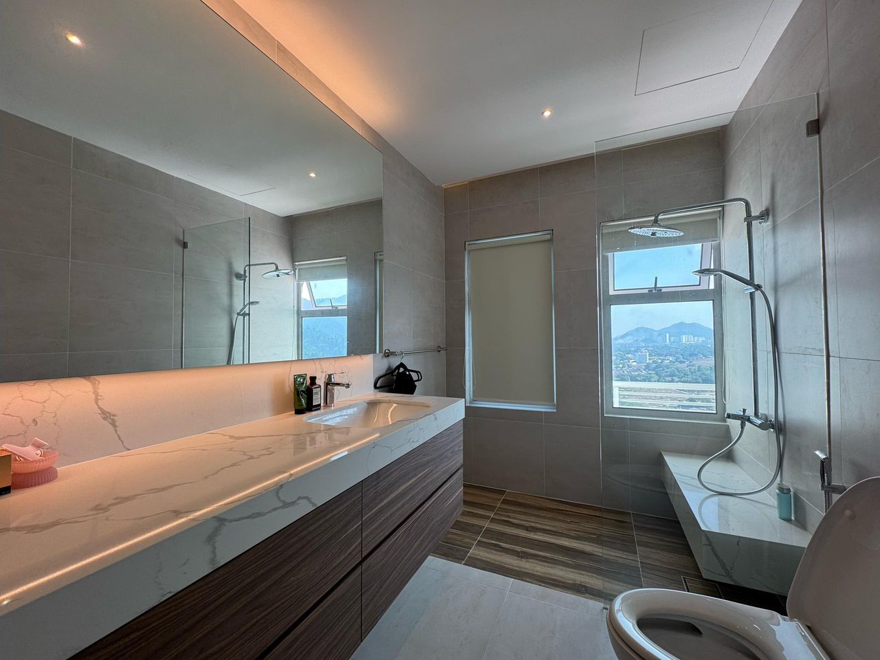 City Residence Condominium For Sale