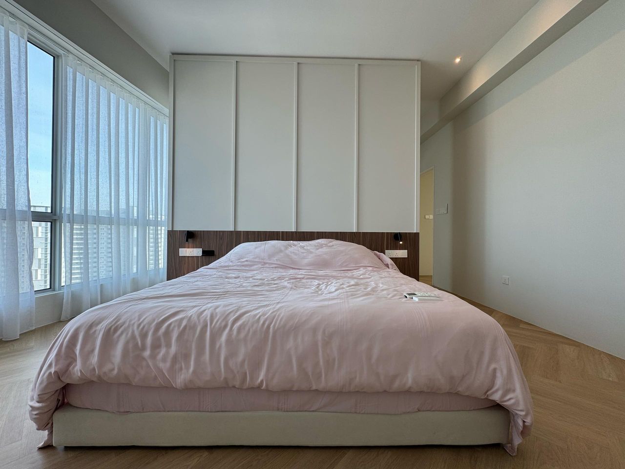 City Residence Condominium For Sale