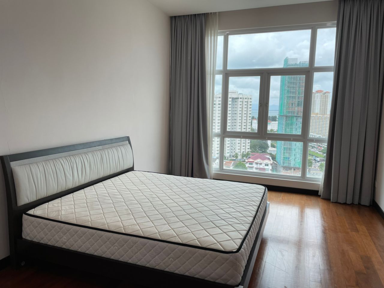 Fettes Residences Condominium For Sale | 2400sqft | 5+1R4B | RM750psf