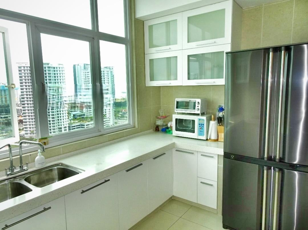 Fettes Residences Condominium For Sale | 2400sqft | 5+1R4B | RM750psf