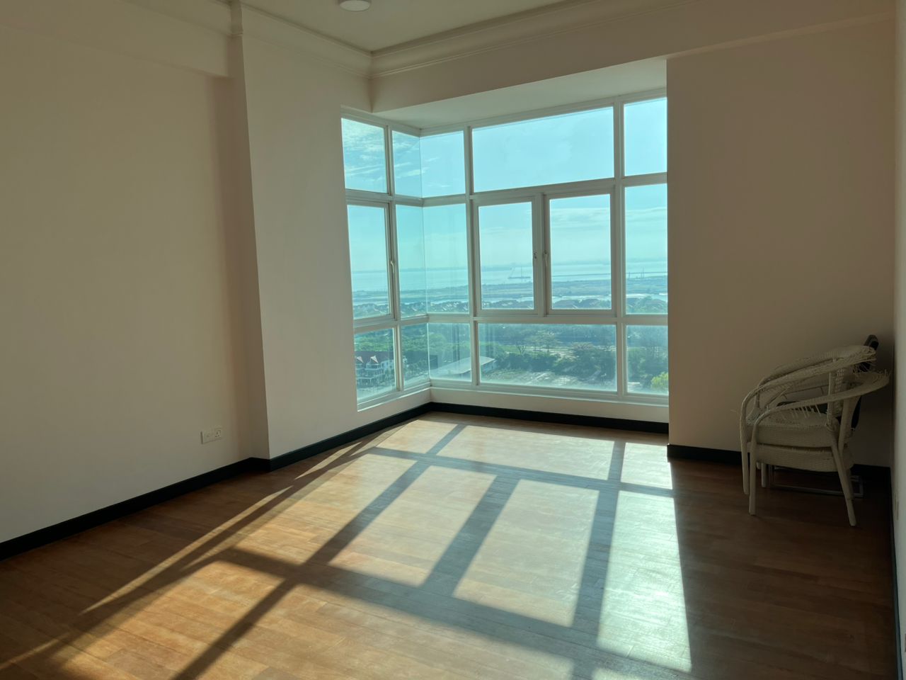 Fettes Residences Condominium For Sale | 2400sqft | 4R3B | RM616.67psf