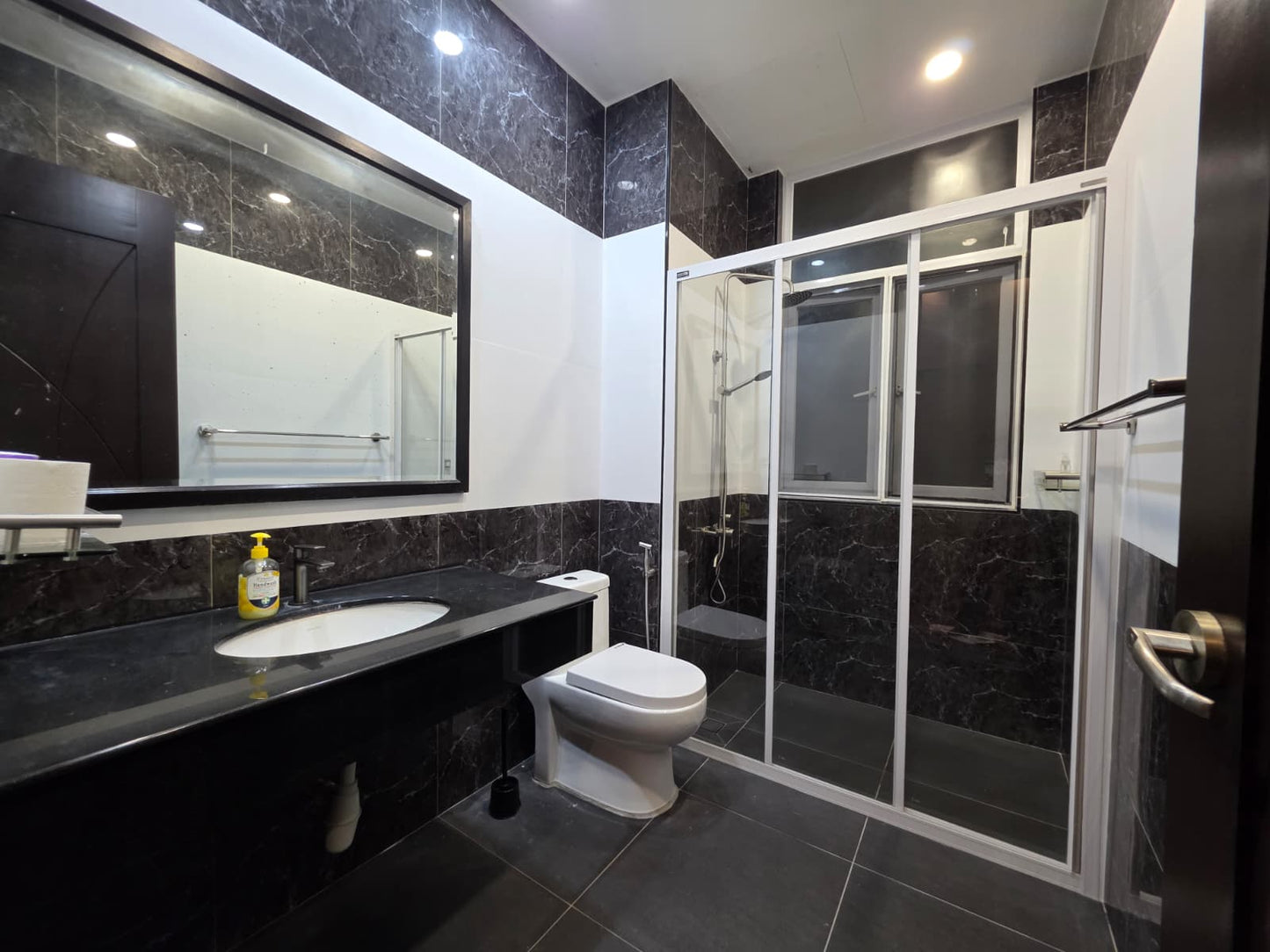 Fettes Residences Condominium For Sale | 2400sqft | 5R3B | RM604.17psf