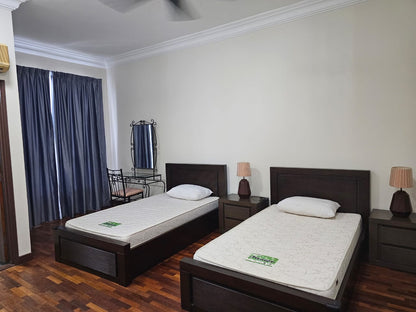 Gurney Beach Resort Condominium For Sale | 2700sqft | 3+1R3B | RM870.37psf