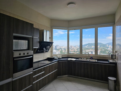 Gurney Beach Resort Condominium For Sale | 2700sqft | 3+1R3B | RM870.37psf