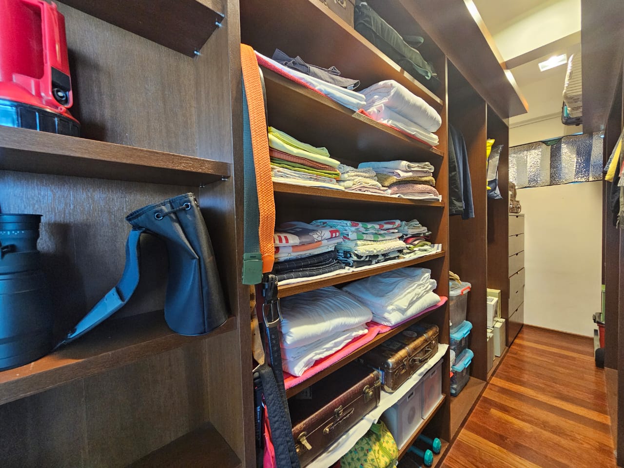 Sri Golden Bay Condominium For Sale