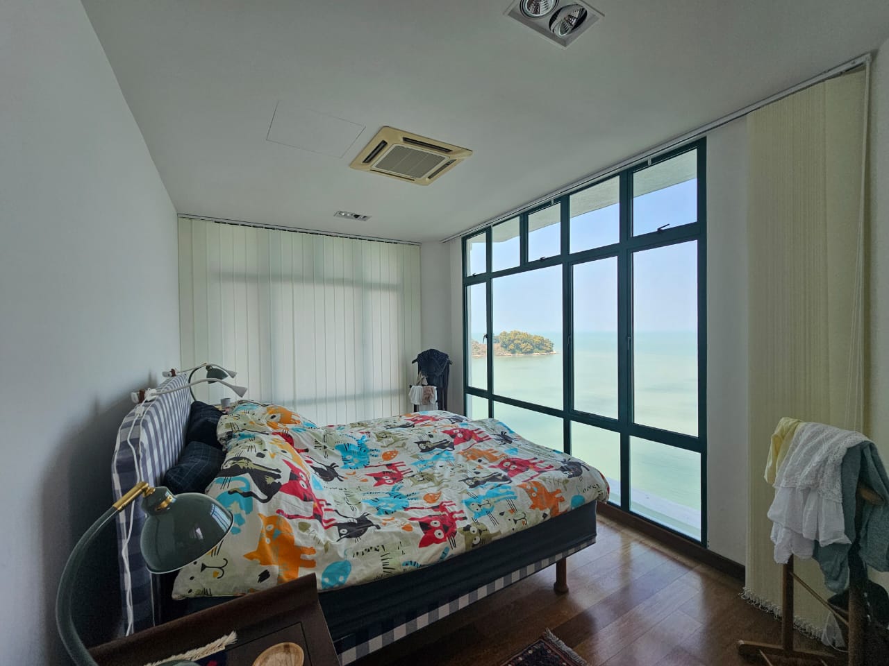 Sri Golden Bay Condominium For Sale