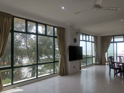 Sri Golden Bay Condominium For Sale | 2300sqft | 3+1R4B | RM826.09psf