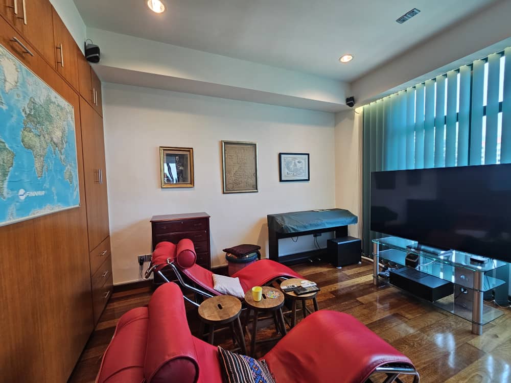 Sri Golden Bay Condominium For Sale