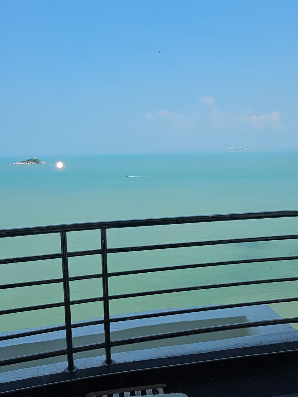 Sri Golden Bay Condominium For Sale