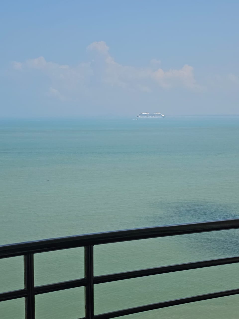 Sri Golden Bay Condominium For Sale