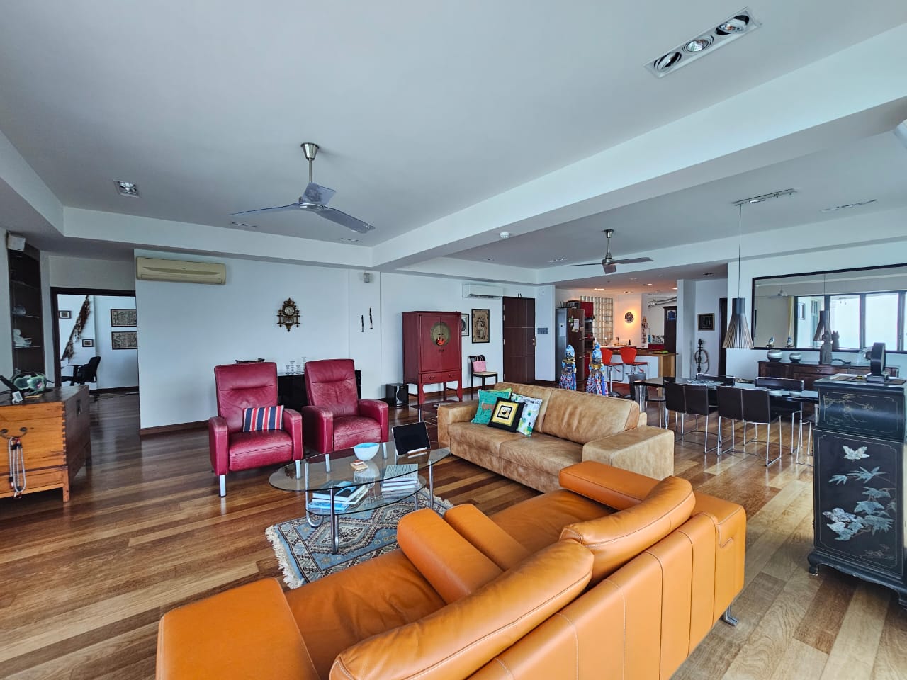 Sri Golden Bay Condominium For Sale