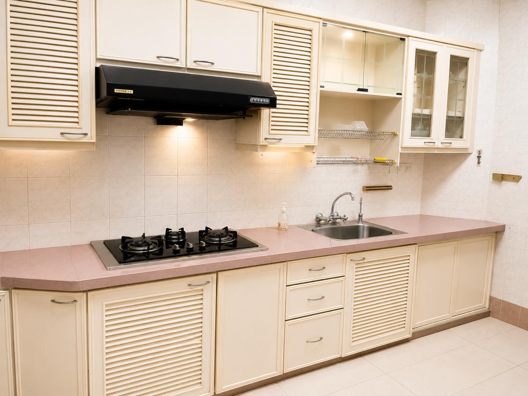 Gurney Beach Resort Condominium For Sale | 2600sqft | 3+1R4B | RM761.54psf