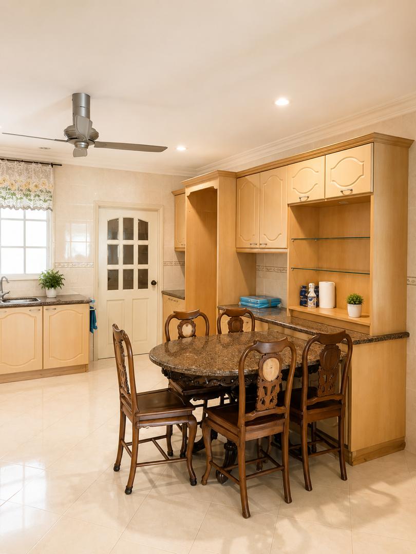 Gurney Beach Resort Condominium For Sale | 2600sqft | 3+1R4B | RM761.54psf