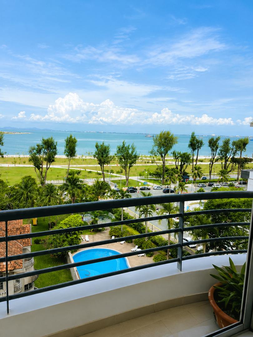 Gurney Beach Resort Condominium For Sale | 2600sqft | 3+1R4B | RM761.54psf