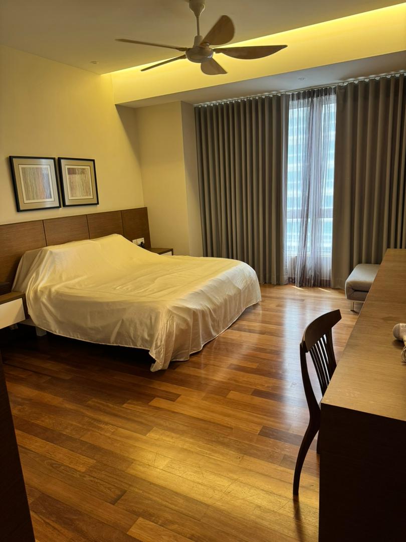 Gurney Paragon Condominium For Rent