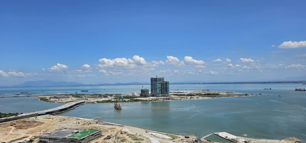 Gurney Paragon Condominium For Rent