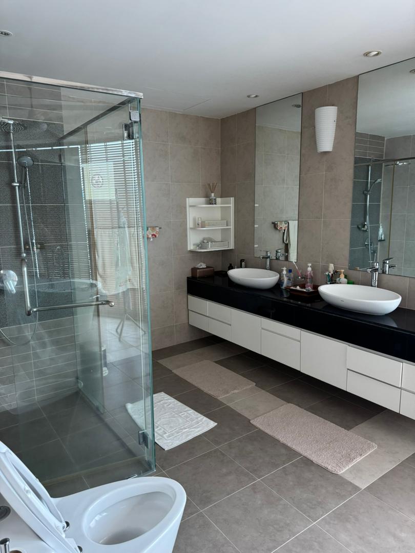 Gurney Paragon Condominium For Rent