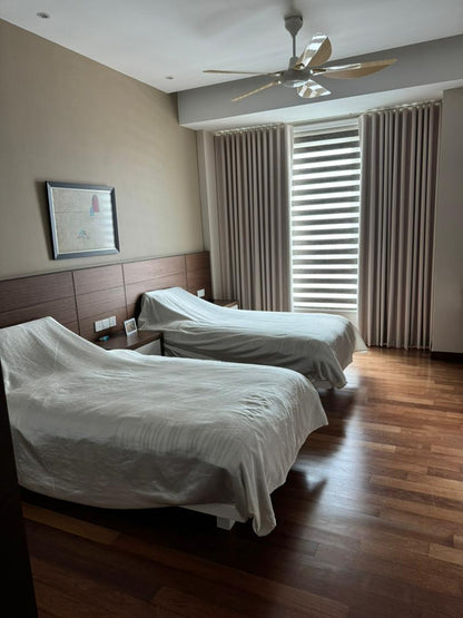 Gurney Paragon Condominium For Rent