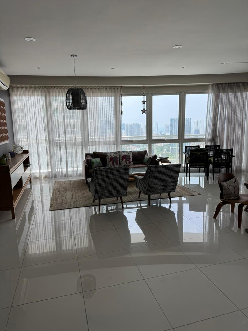 Gurney Paragon Condominium For Rent