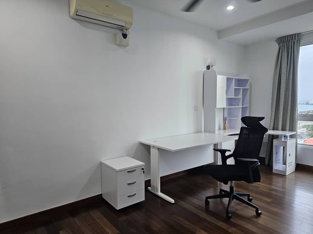 Gurney Paragon Condominium For Sale