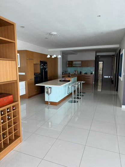 Gurney Paragon Condominium For Rent