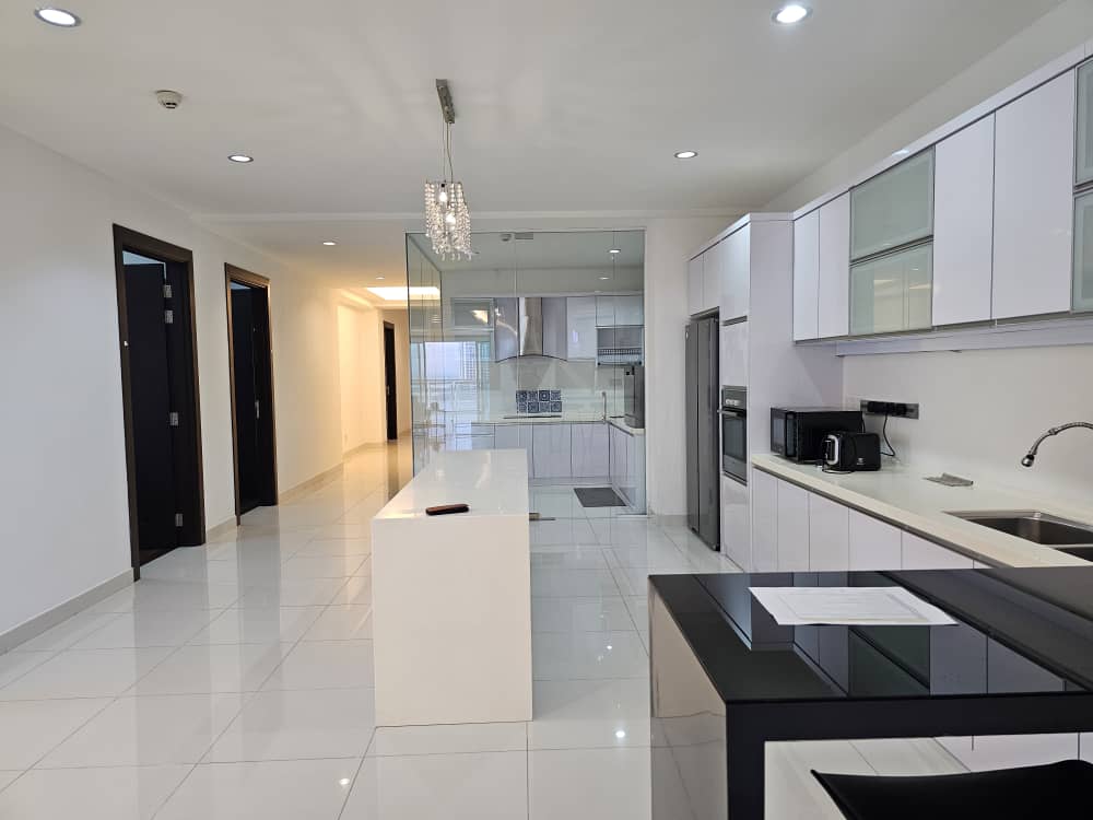 Gurney Paragon Condominium For Sale