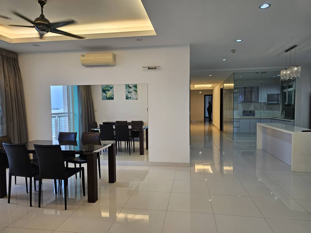 Gurney Paragon Condominium For Sale