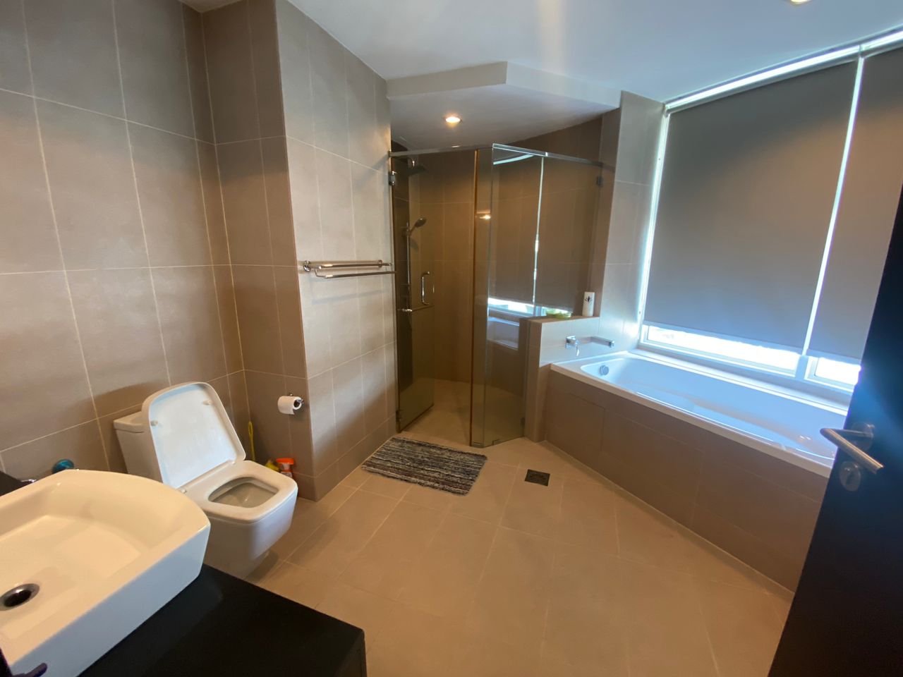 Gurney Paragon Condominium For Rent | 3000sqft | 3+1R4B | RM2.40psf