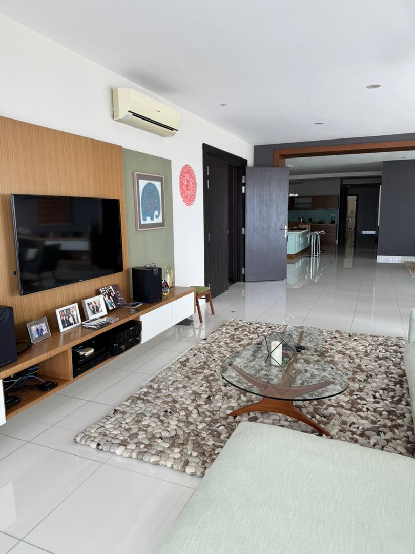 Gurney Paragon Condominium For Rent