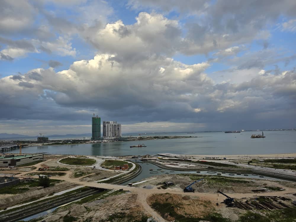 Gurney Paragon Condominium For Rent