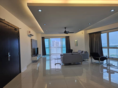 Gurney Paragon Condominium For Sale