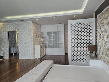 Gurney Paragon Condominium For Rent