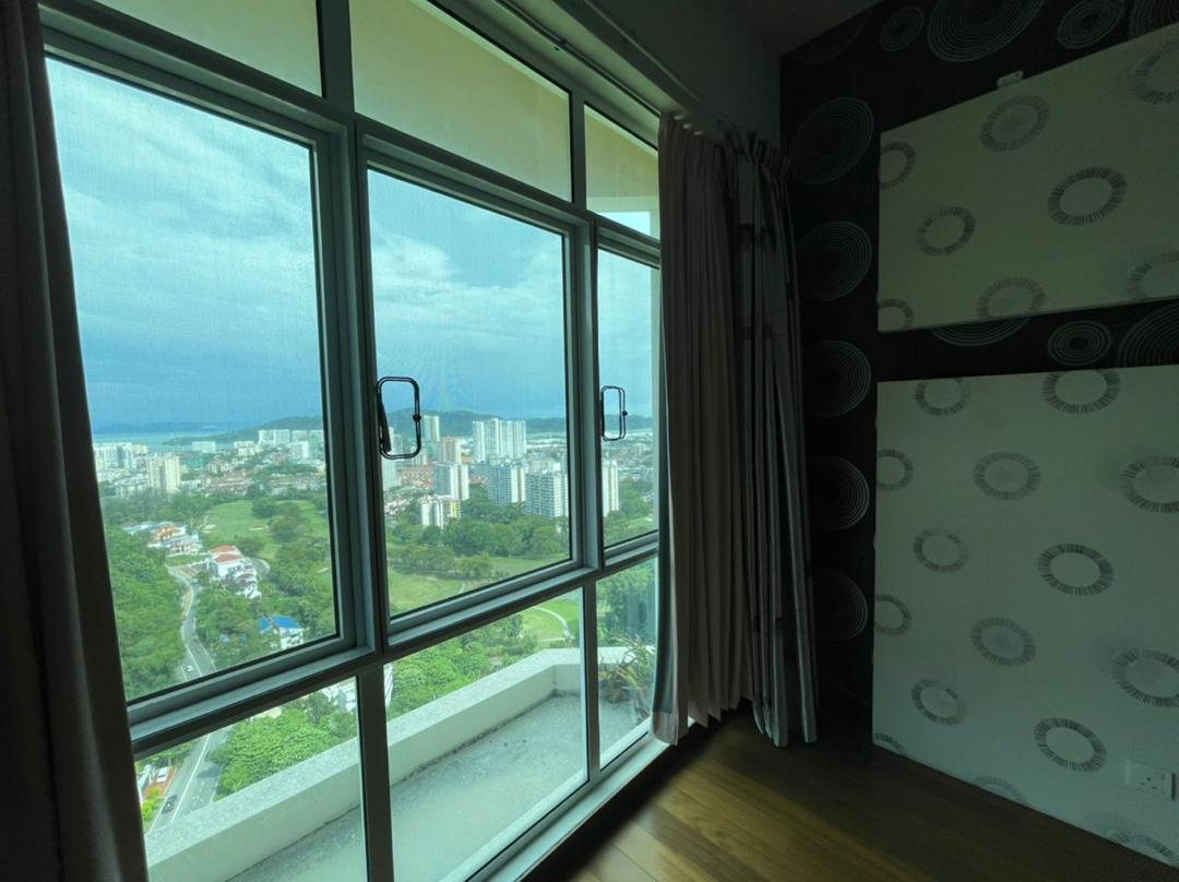 Hillcrest Residences Condominium For Sale | 2272sqft | 3+2R4+1B | RM528.17psf